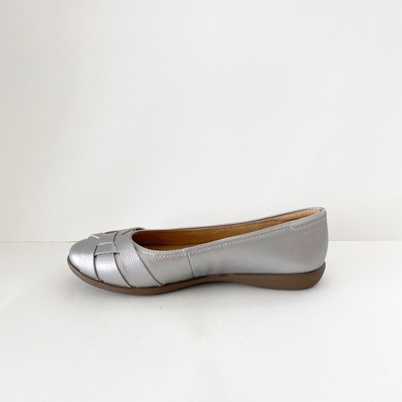 BNIB Naturalizer Fabiola Leather Round Toe Flats Silver Frost 7.5 - Picture 2 of 14